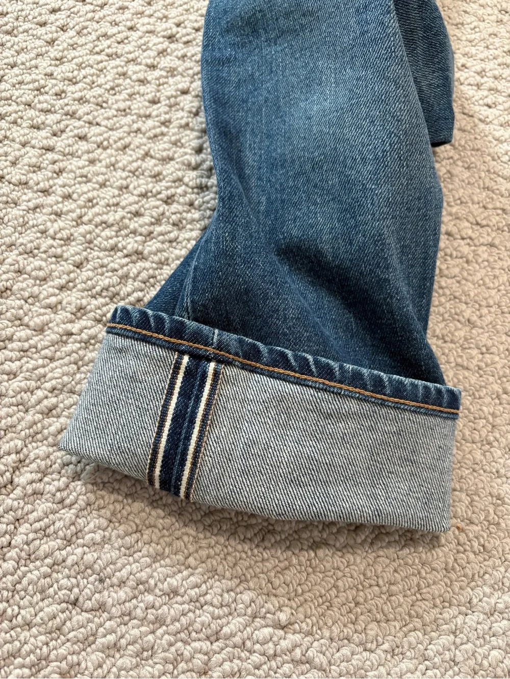 Levis excellent size